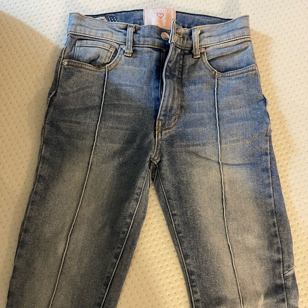 Revive skinny jeans with star stitched butt